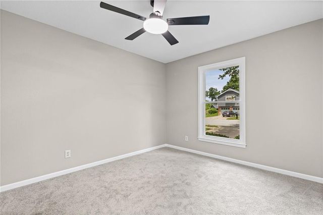 1605 High Drive, Liberty, MO 64068