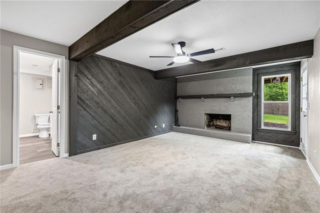1605 High Drive, Liberty, MO 64068