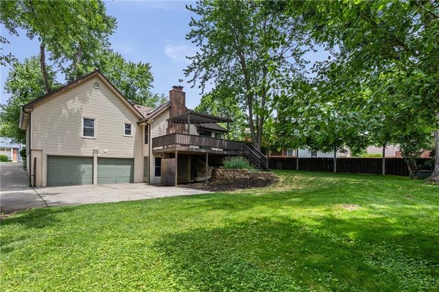 1605 High Drive, Liberty, MO 64068