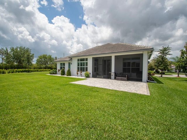 8220 Halbert Lane, Vero Beach, FL 32968
