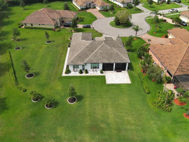 8220 Halbert Lane, Vero Beach, FL 32968