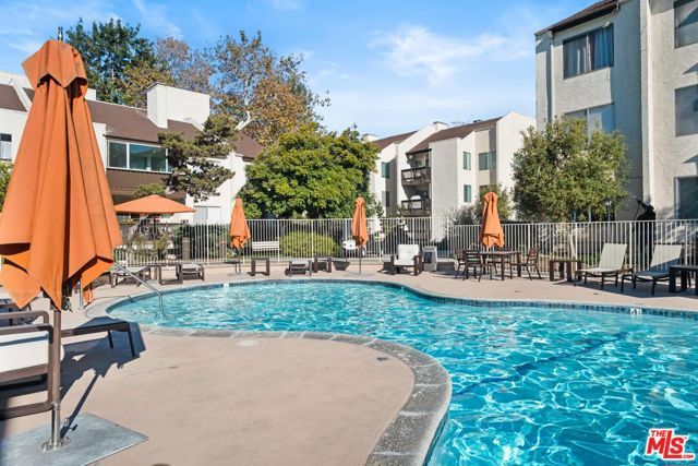 2207 Summertime Lane, Culver City, CA 90230