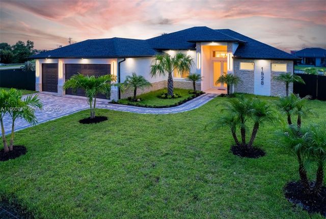 1528 SW 15th Avenue, Cape Coral, FL 33991