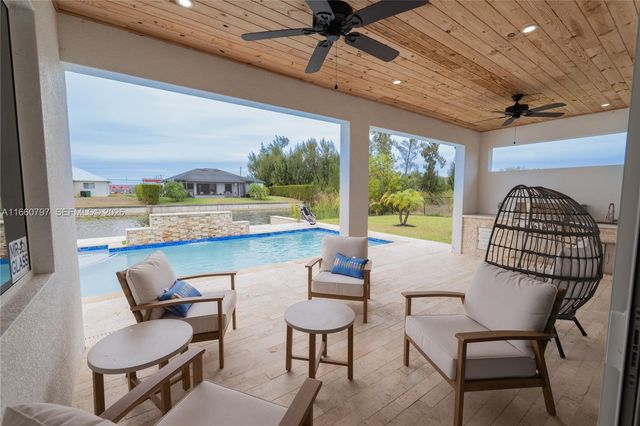 1528 SW 15th Avenue, Cape Coral, FL 33991