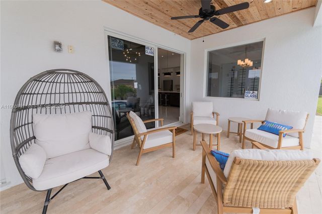 1528 SW 15th Avenue, Cape Coral, FL 33991