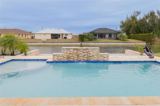 1528 SW 15th Avenue, Cape Coral, FL 33991