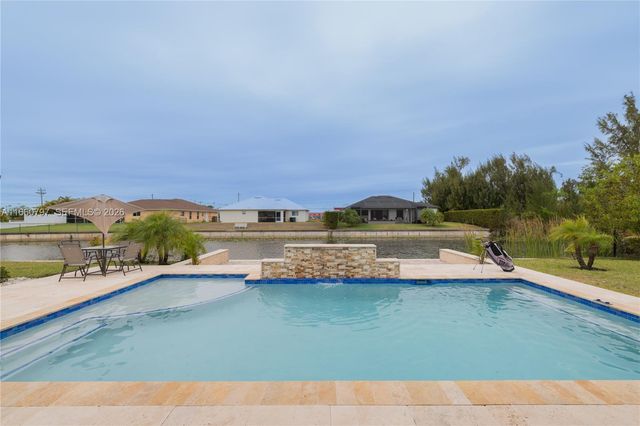 1528 SW 15th Avenue, Cape Coral, FL 33991