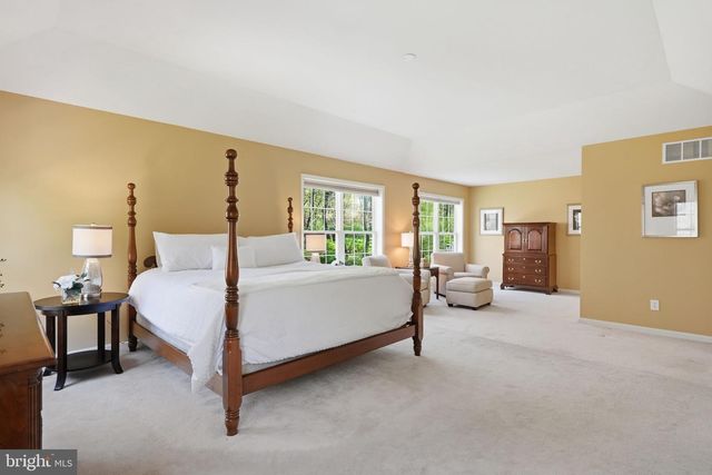 520 SUNSET HOLLOW RD, West Chester, PA 19380