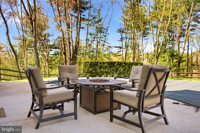 520 SUNSET HOLLOW RD, West Chester, PA 19380