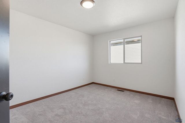 4026 MAGNUM RD, Rapid City, SD 57703