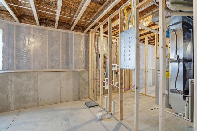 4026 MAGNUM RD, Rapid City, SD 57703