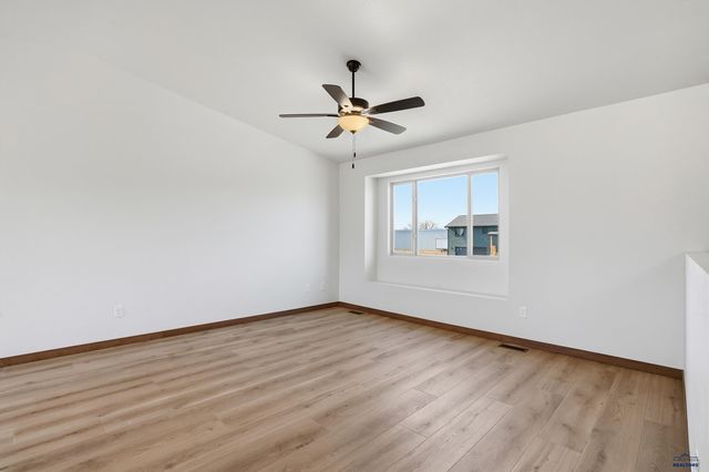 4026 MAGNUM RD, Rapid City, SD 57703