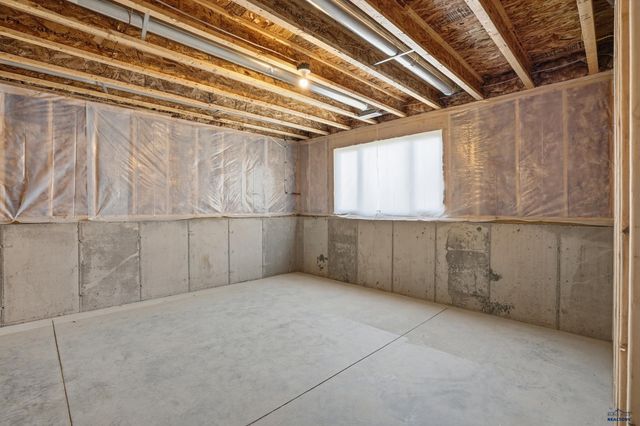 4026 MAGNUM RD, Rapid City, SD 57703