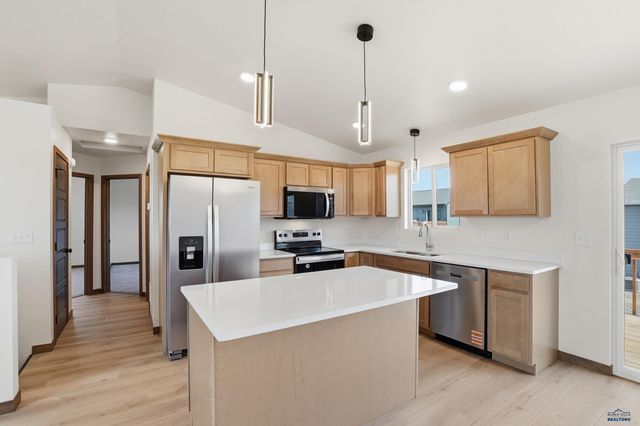 4026 MAGNUM RD, Rapid City, SD 57703