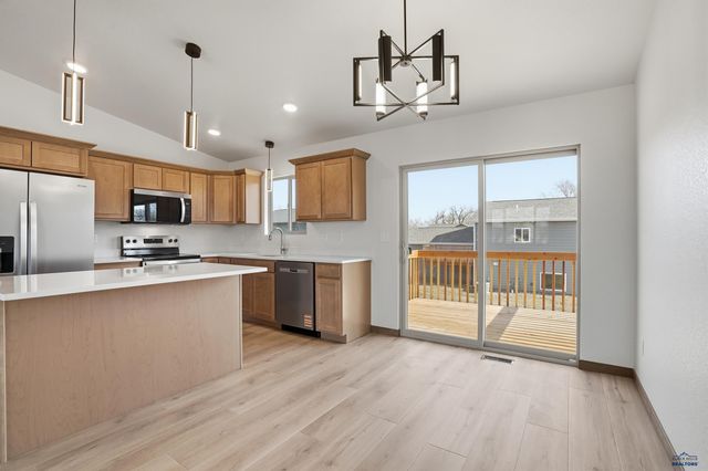 4026 MAGNUM RD, Rapid City, SD 57703