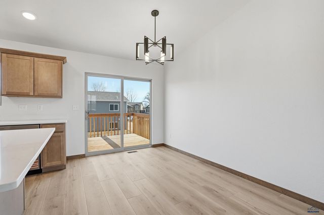 4026 MAGNUM RD, Rapid City, SD 57703