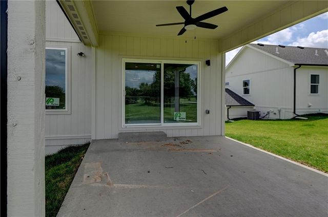 6400 NW 98th Street, Kansas City, MO 64153