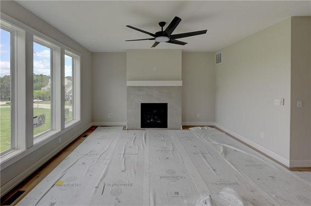 6400 NW 98th Street, Kansas City, MO 64153