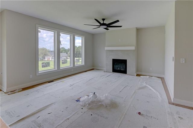 6400 NW 98th Street, Kansas City, MO 64153