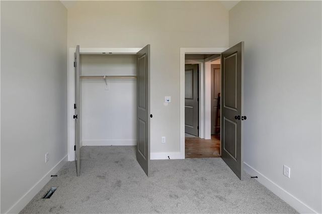6400 NW 98th Street, Kansas City, MO 64153