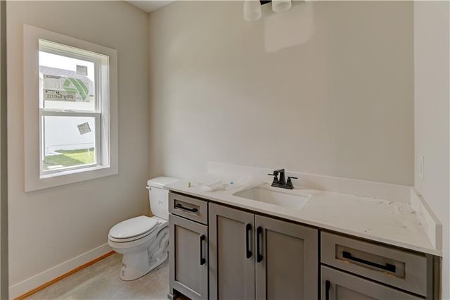 6400 NW 98th Street, Kansas City, MO 64153