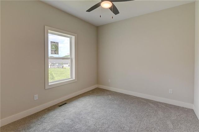 6400 NW 98th Street, Kansas City, MO 64153