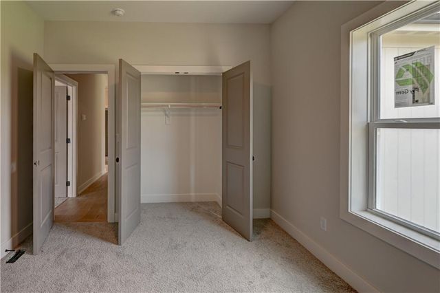 6400 NW 98th Street, Kansas City, MO 64153