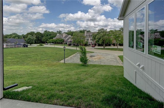 6400 NW 98th Street, Kansas City, MO 64153