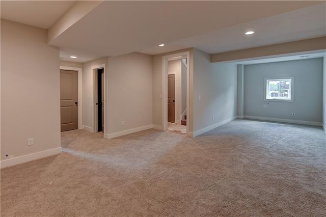 6400 NW 98th Street, Kansas City, MO 64153