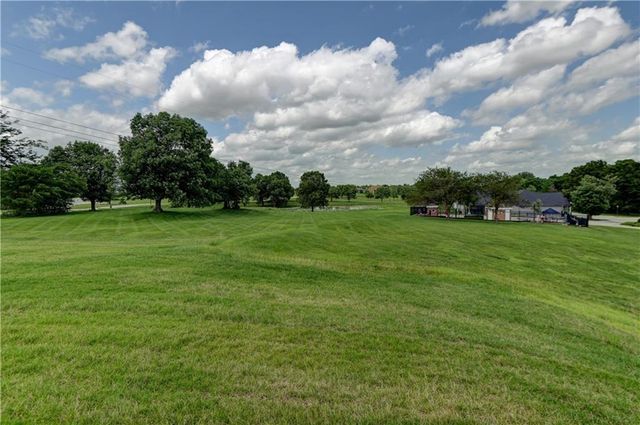 6400 NW 98th Street, Kansas City, MO 64153