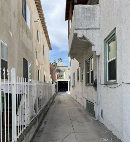 733 N RIDGEWOOD Place, Hollywood, CA 90038
