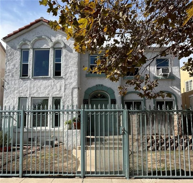 733 N RIDGEWOOD Place, Hollywood, CA 90038