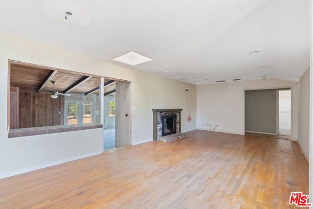 23357 Hatteras Street, Woodland Hills (los Angeles), CA 91367