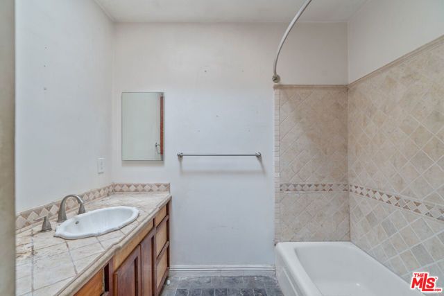 23357 Hatteras Street, Woodland Hills (los Angeles), CA 91367