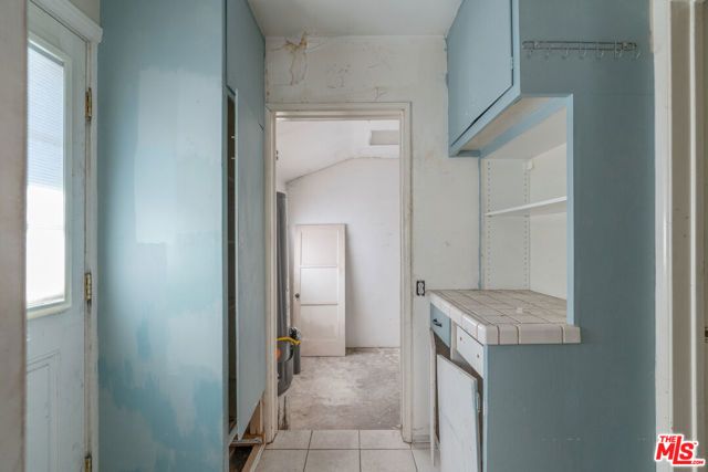 23357 Hatteras Street, Woodland Hills (los Angeles), CA 91367