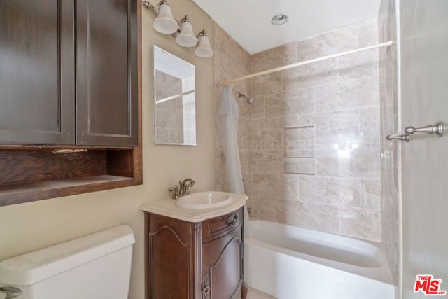 23357 Hatteras Street, Woodland Hills (los Angeles), CA 91367