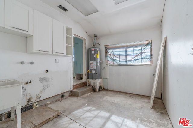 23357 Hatteras Street, Woodland Hills (los Angeles), CA 91367