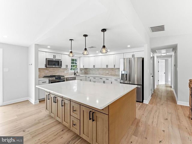 14 TIFFANY PL, Sicklerville, NJ 08081