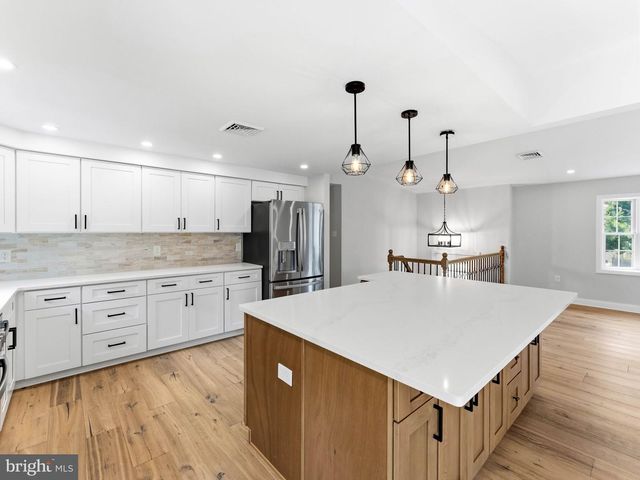14 TIFFANY PL, Sicklerville, NJ 08081