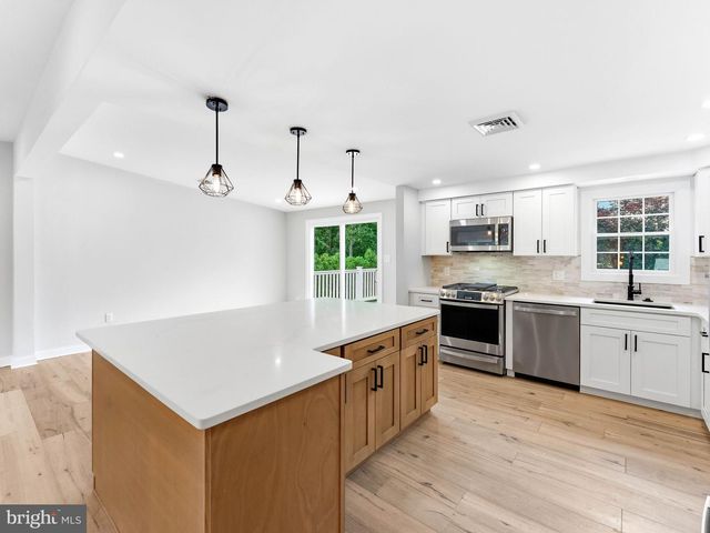14 TIFFANY PL, Sicklerville, NJ 08081