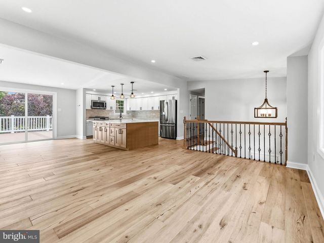 14 TIFFANY PL, Sicklerville, NJ 08081