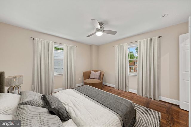 825 S IVY ST, Arlington, VA 22204