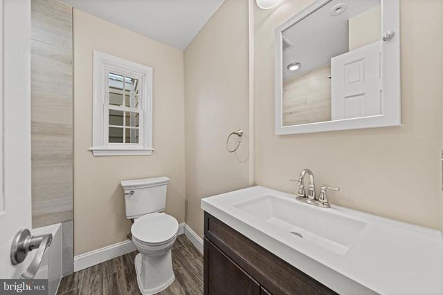 825 S IVY ST, Arlington, VA 22204