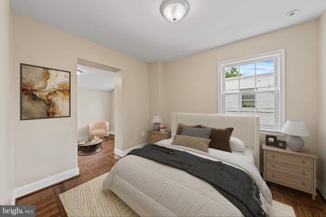 825 S IVY ST, Arlington, VA 22204