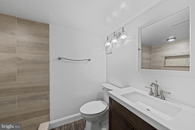 825 S IVY ST, Arlington, VA 22204