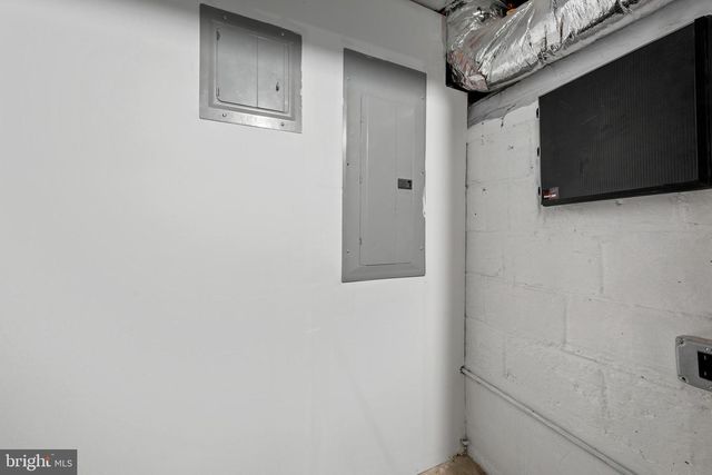 825 S IVY ST, Arlington, VA 22204