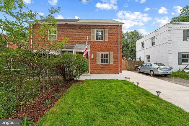825 S IVY ST, Arlington, VA 22204