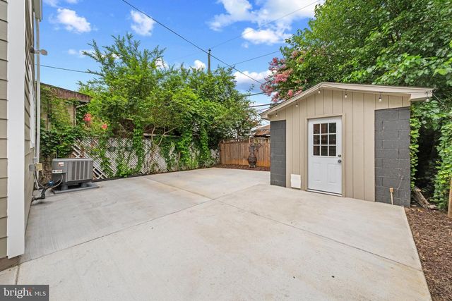 825 S IVY ST, Arlington, VA 22204