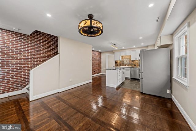 825 S IVY ST, Arlington, VA 22204