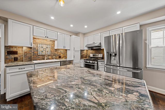 825 S IVY ST, Arlington, VA 22204